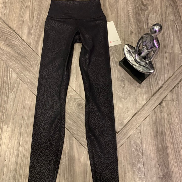 Lululemon Align HR 28” Pant NWT Black Embossed - Picture 2 of 3